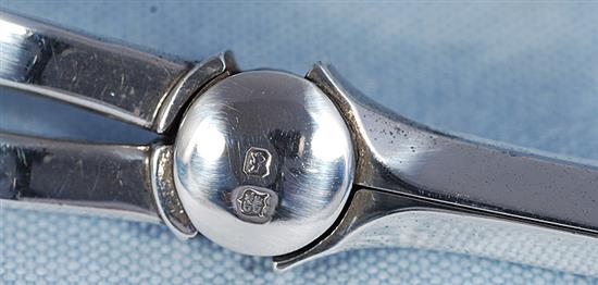 A pair of Edwardian silver grape shears, Length 165 mm Weight 2.7oz/85 grms